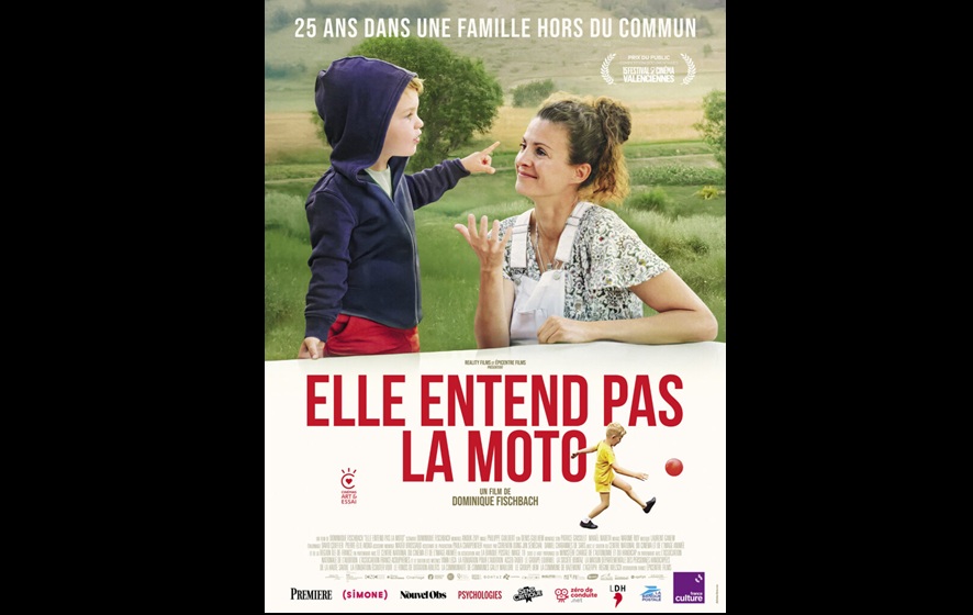 elle entend pas la moto